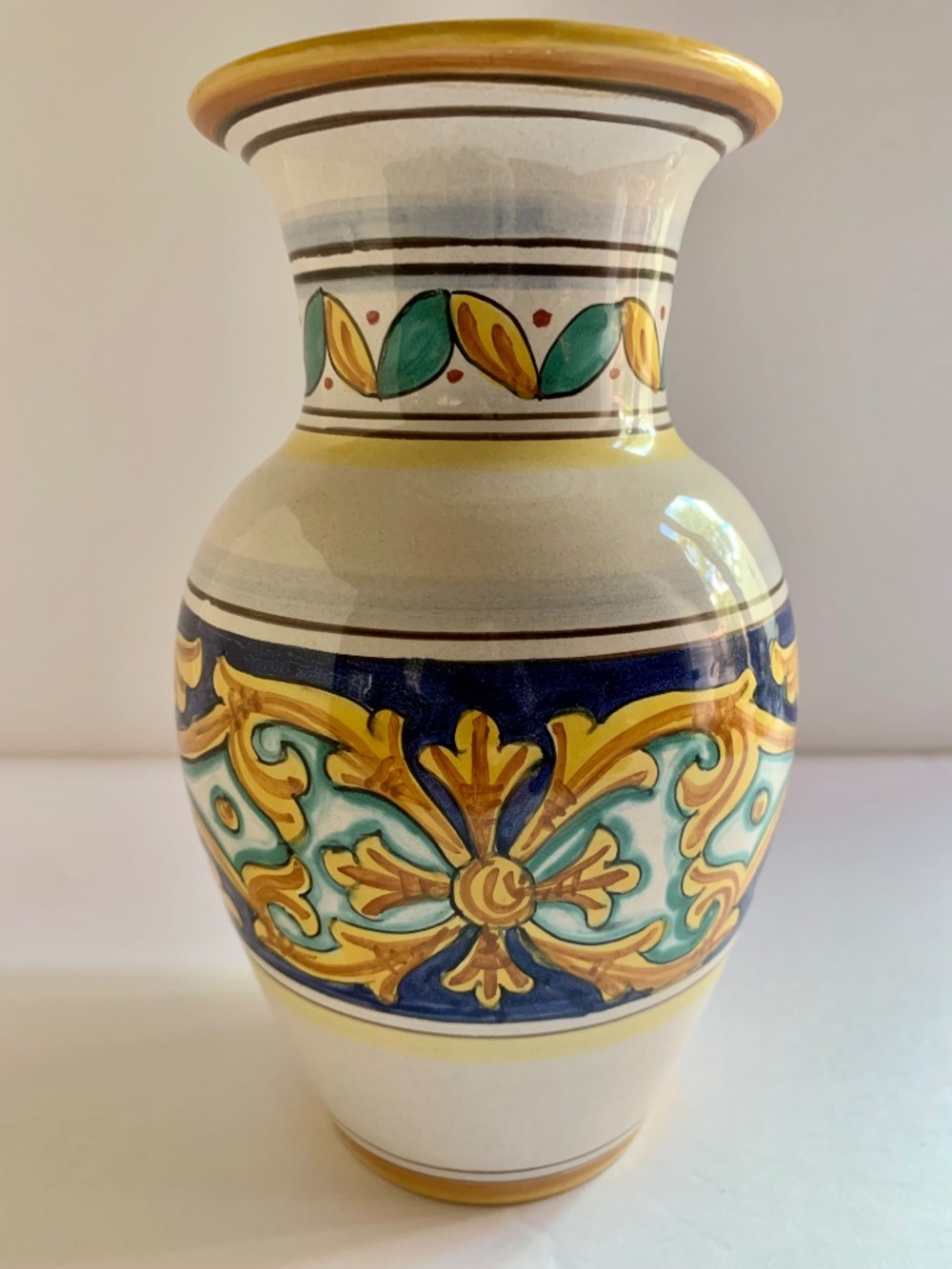 Italian Hand-Painted Ceramic Vase – L’Autica di Deruta – 8” – Signed